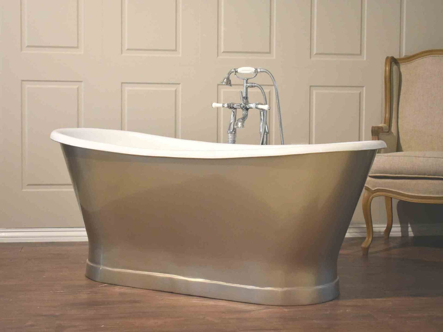 Freestanding Cast Iron Bath 1700 / Oyster Metallic